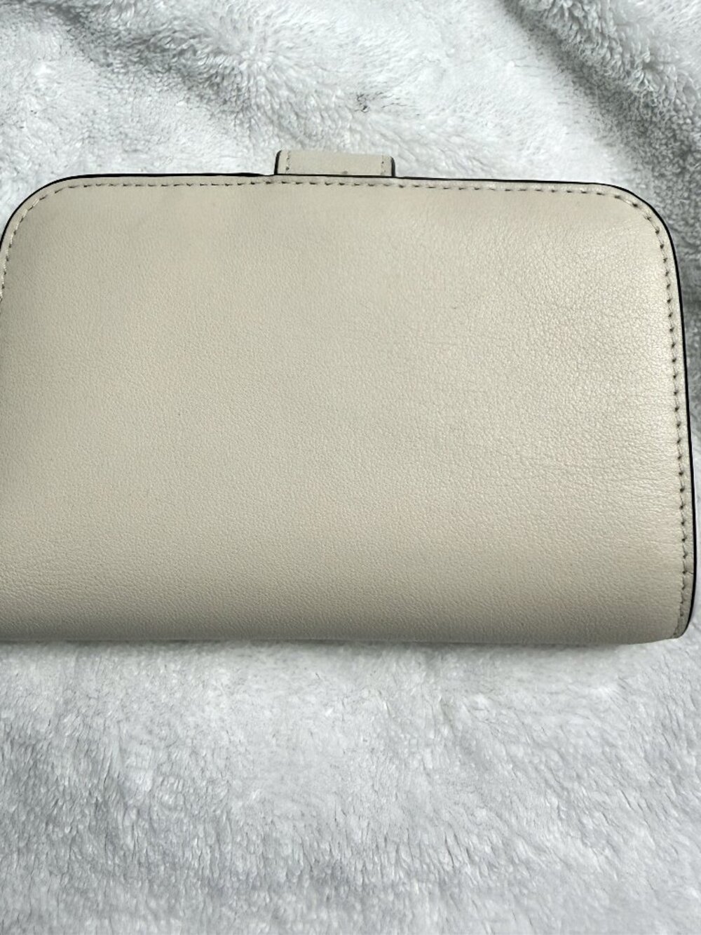 Like new Coach Tabby Wallet Chalk. Fast Shipper - Picture 4 of 5